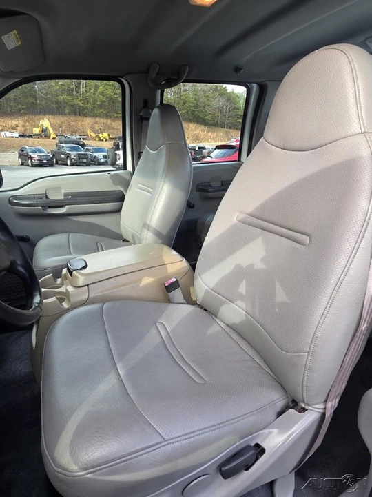 2001 Ford Super Duty 1st Gen - Image 9 of 17