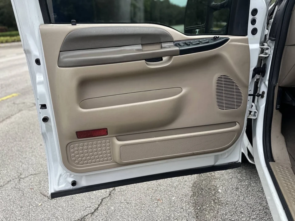 2001 Ford Super Duty 1st Gen - Image 17 of 21