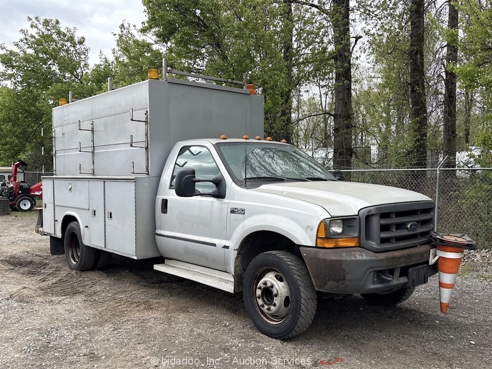 2001 Ford Super Duty 1st Gen - Image 2 of 12