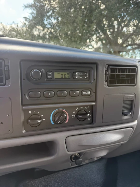 2001 Ford Super Duty 1st Gen - Image 8 of 19