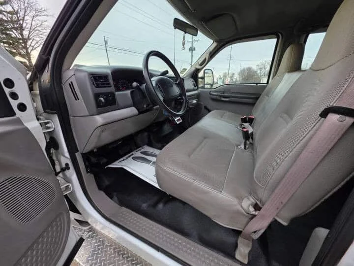 2001 Ford Super Duty 1st Gen - Image 2 of 30