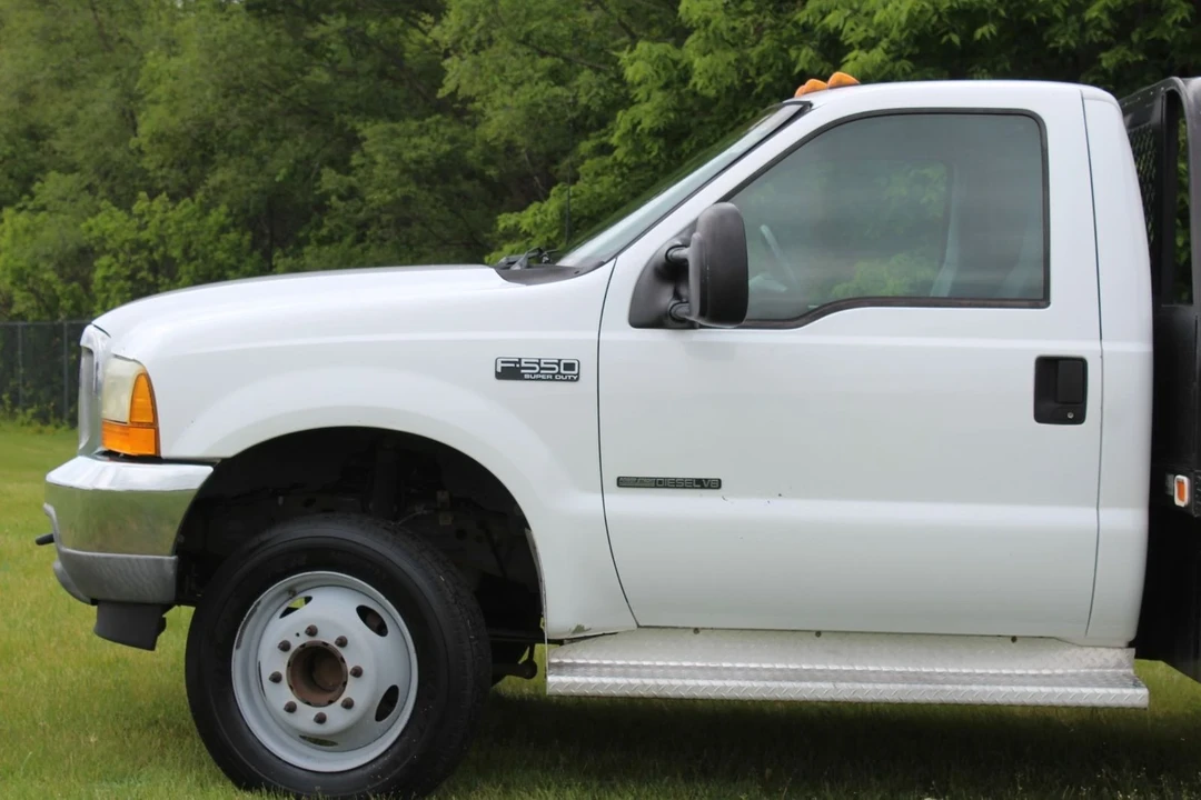 2001 Ford Super Duty 1st Gen - Image 2 of 12