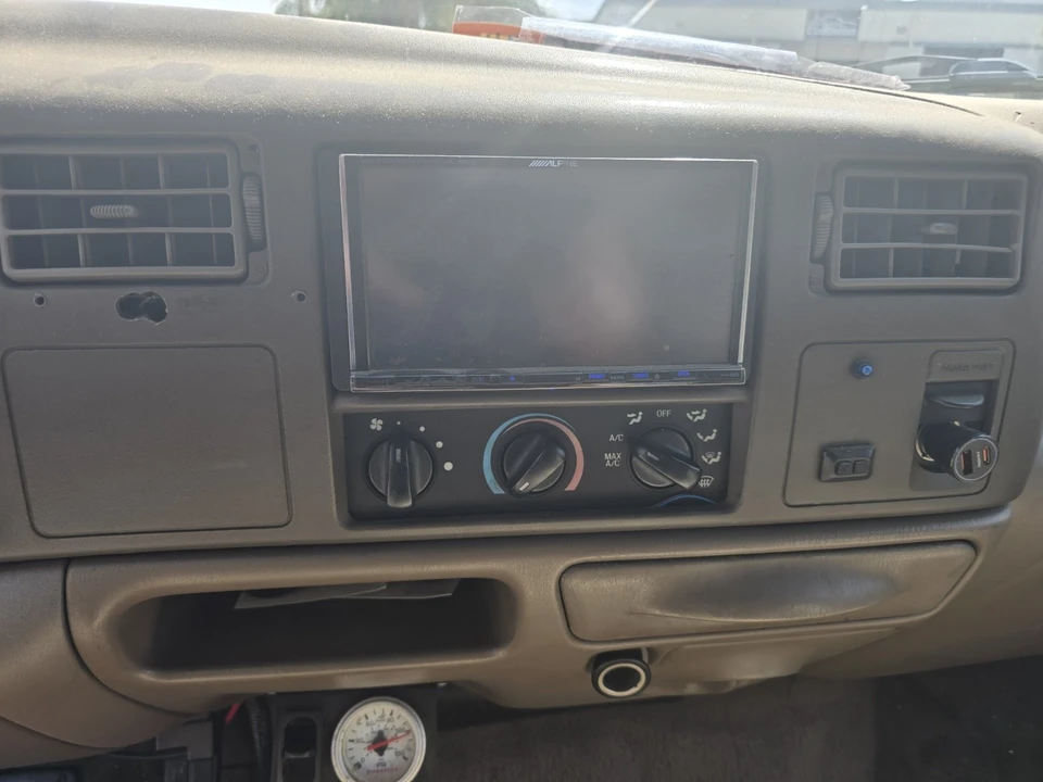 2001 Ford Super Duty 1st Gen - Image 17 of 18