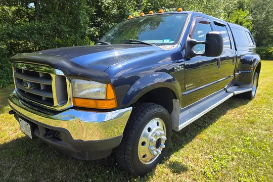 2001 Ford F-550 Super Duty XLT Centurion