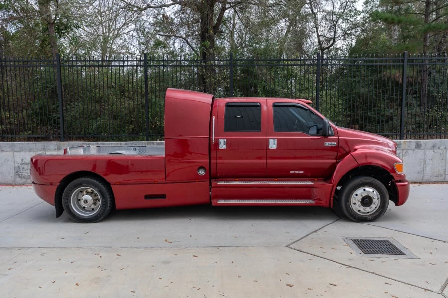 2001 Ford Super Duty 1st Gen - Image 2 of 31