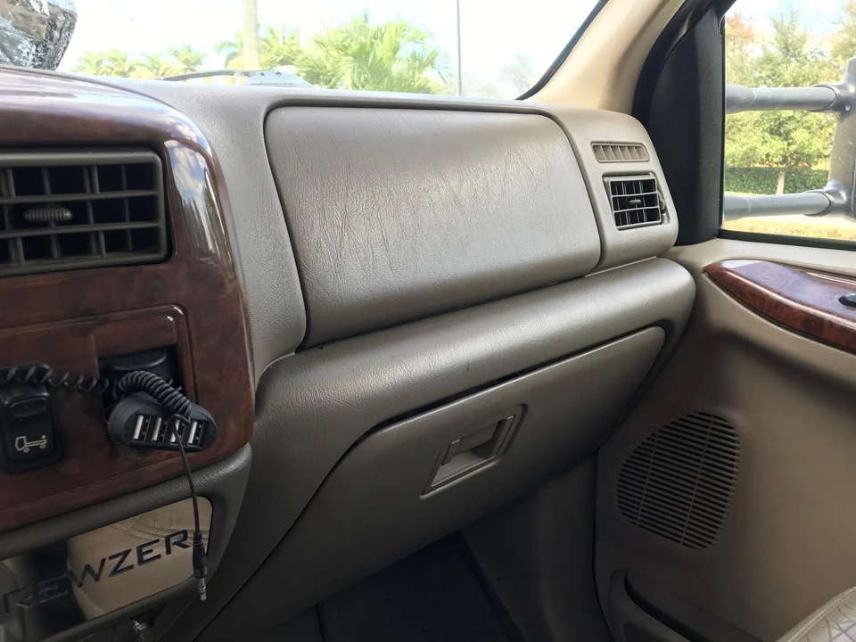2001 Ford Super Duty 1st Gen - Image 3 of 10