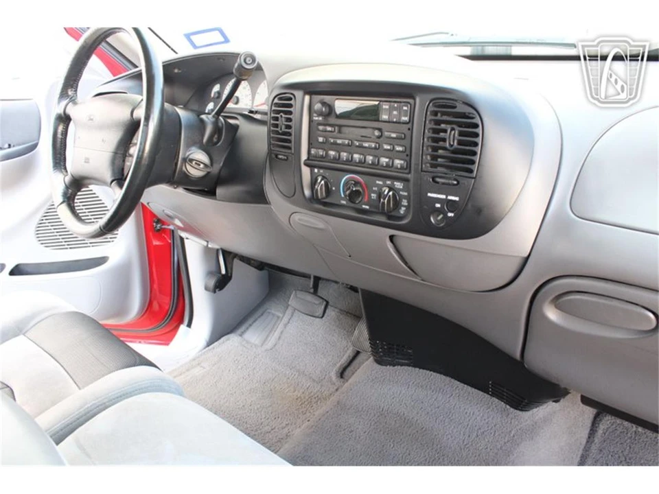 2001 Ford F-150 10th Gen - Image 6 of 31