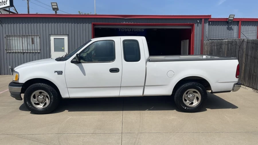 2001 Ford F-150 10th Gen - Image 2 of 15