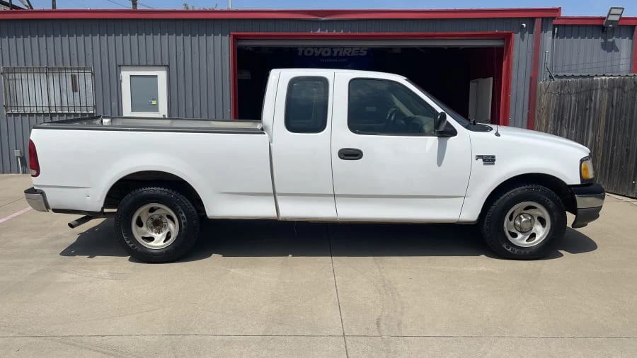 2001 Ford F-150 10th Gen - Image 13 of 15