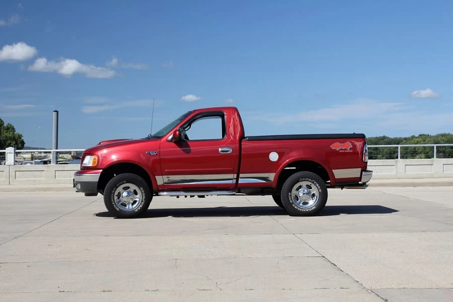 2001 Ford F-150 10th Gen - Image 2 of 11