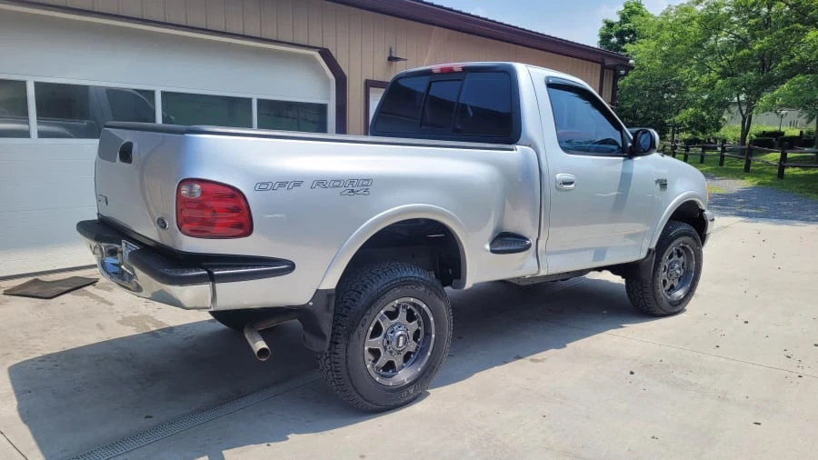 2001 Ford F-150 10th Gen - Image 2 of 9