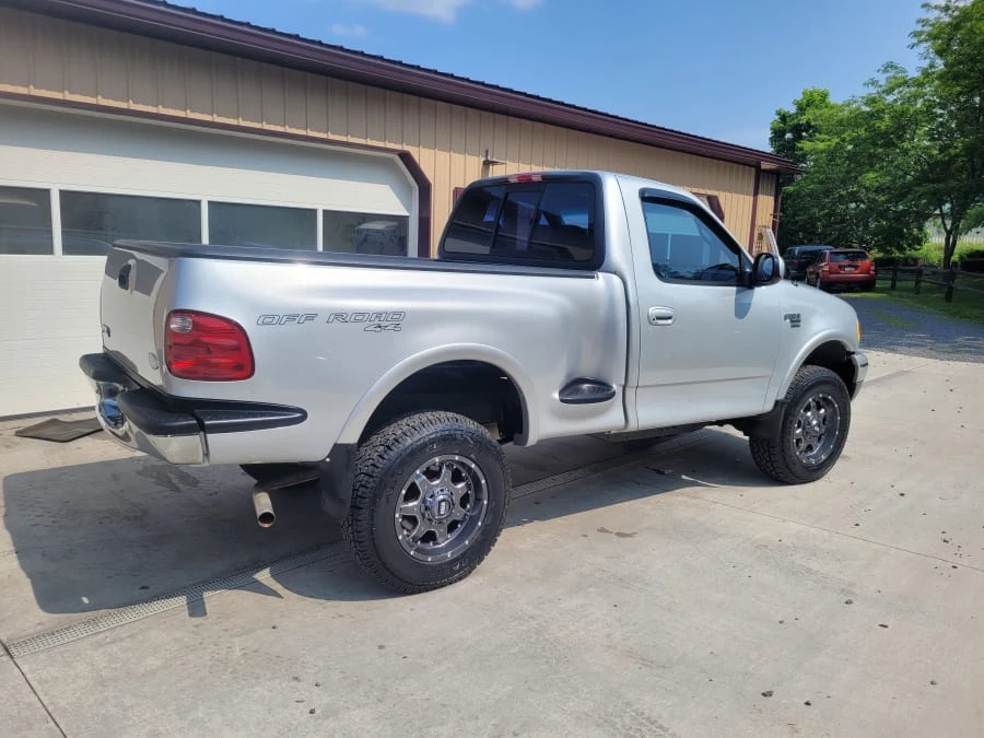 2001 Ford F-150 10th Gen - Image 2 of 9
