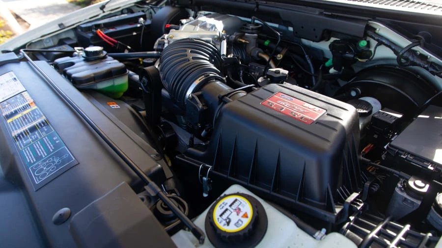 2001 Ford F-150 SVT Lightning 10th Gen - Image 6 of 12