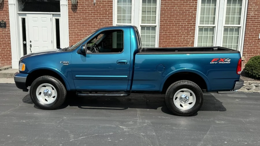 2001 Ford F-150 10th Gen - Image 2 of 8