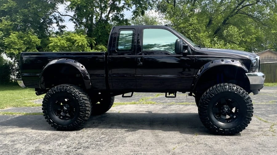 2001 Ford Super Duty 1st Gen - Image 2 of 13