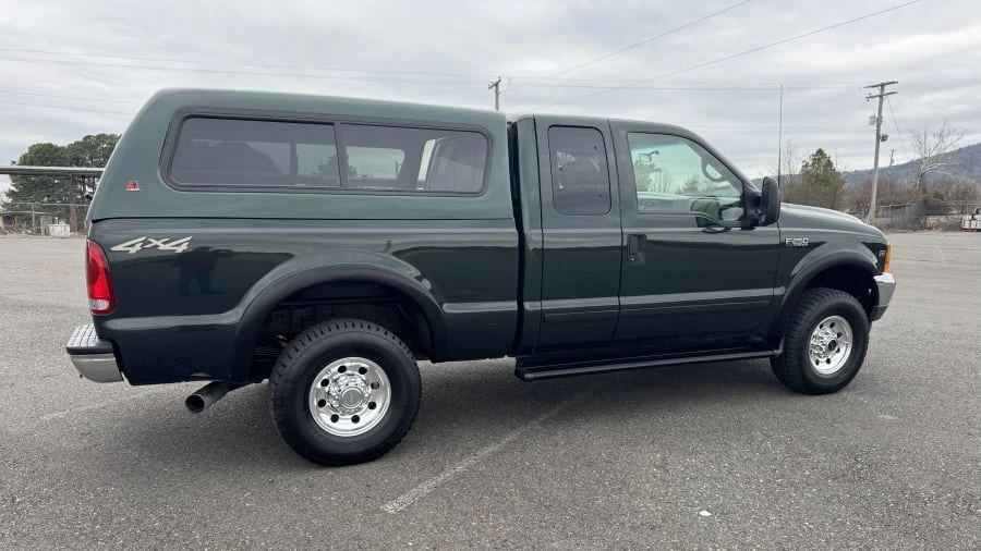 2001 Ford Super Duty 1st Gen - Image 2 of 31