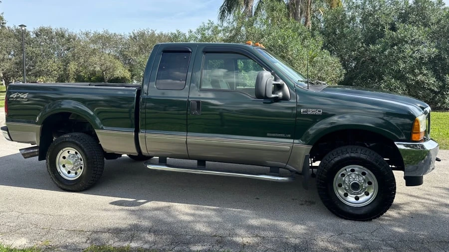 2001 Ford Super Duty 1st Gen - Image 2 of 23