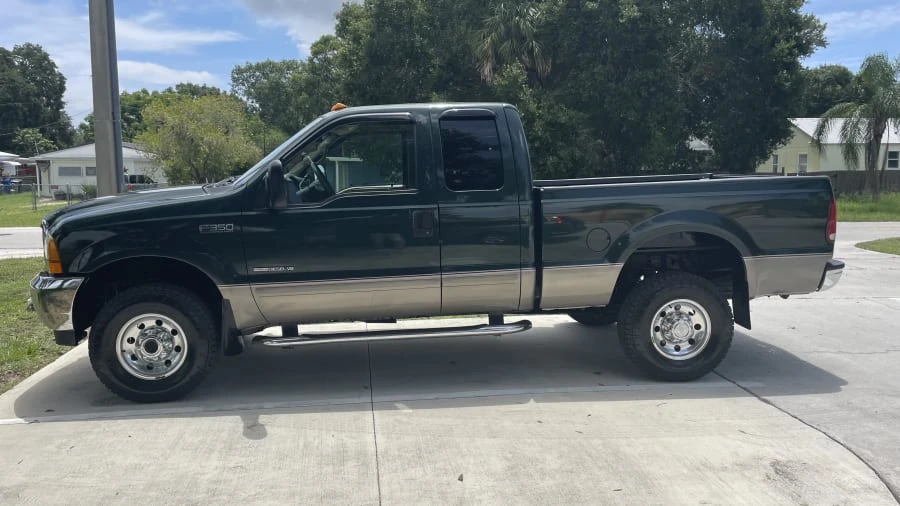 2001 Ford Super Duty 1st Gen - Image 2 of 10