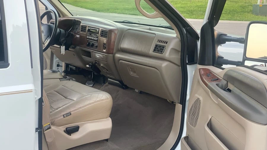 2001 Ford Super Duty 1st Gen - Image 6 of 14