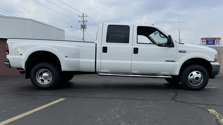 2001 Ford Super Duty 1st Gen - Image 2 of 7