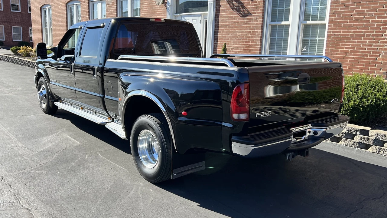 2001 Ford Super Duty 1st Gen - Image 3 of 10