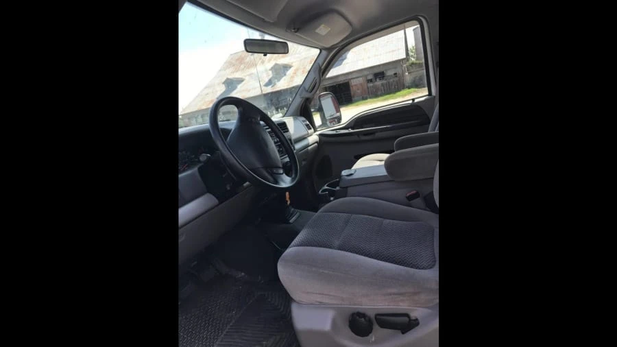 2001 Ford Super Duty 1st Gen - Image 3 of 11