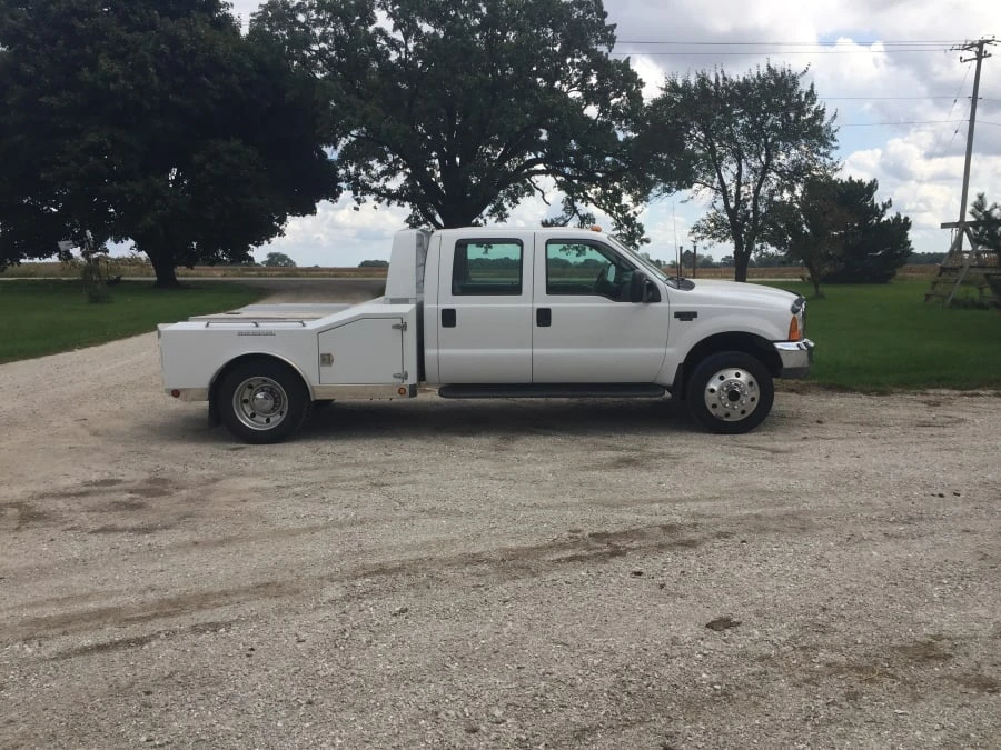 2001 Ford Super Duty 1st Gen - Image 2 of 11