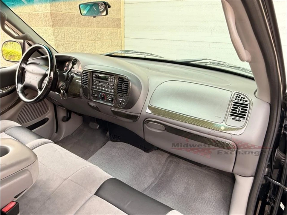 2001 Ford F-150 SVT Lightning 10th Gen - Image 16 of 31