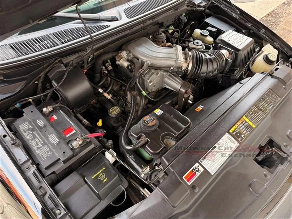 2001 Ford F-150 SVT Lightning 10th Gen - Image 21 of 31