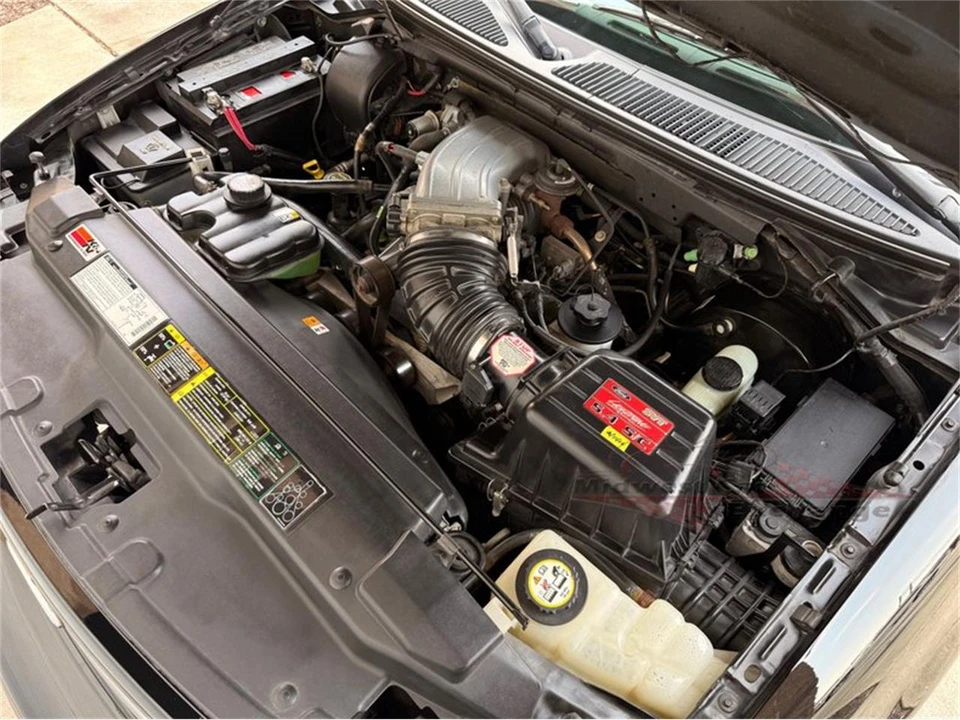 2001 Ford F-150 SVT Lightning 10th Gen - Image 19 of 31