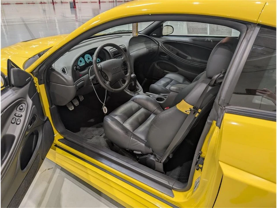 2001 Ford SN95 Mustang - Image 17 of 22
