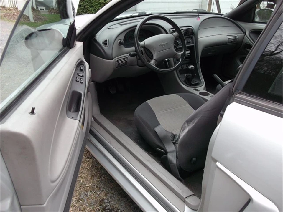 2001 Ford SN95 Mustang - Image 9 of 22
