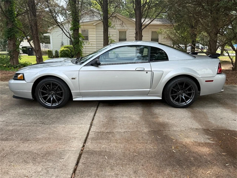 2001 Ford SN95 Mustang - Image 11 of 31