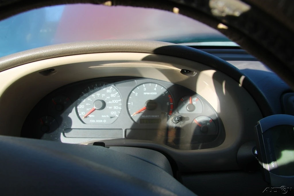 2001 Ford SN95 Mustang - Image 15 of 21