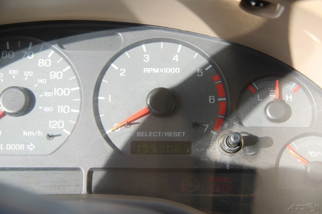 2001 Ford SN95 Mustang - Image 16 of 21