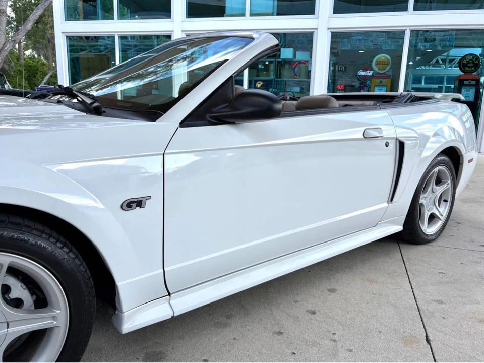 2001 Ford SN95 Mustang - Image 13 of 31