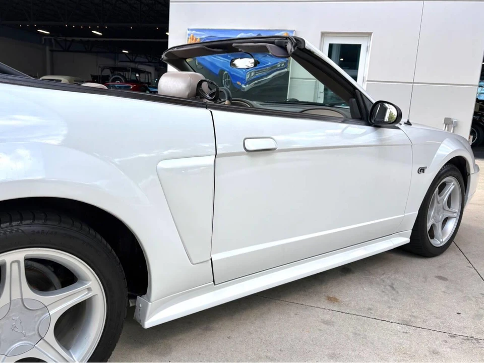 2001 Ford SN95 Mustang - Image 17 of 31