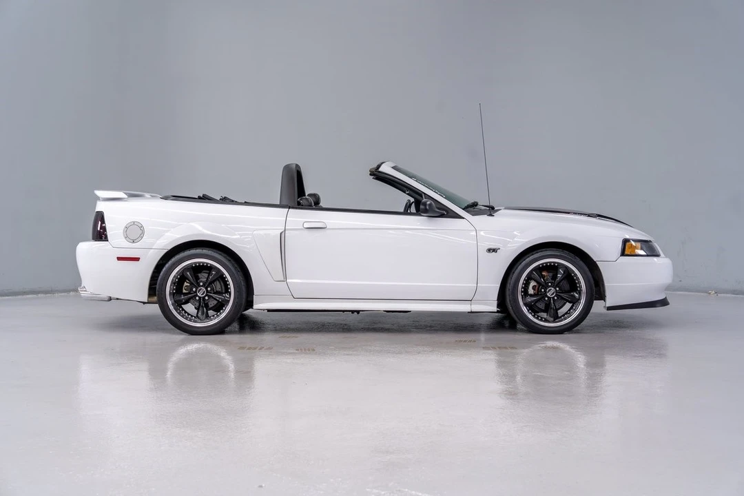 2001 Ford SN95 Mustang - Image 8 of 12