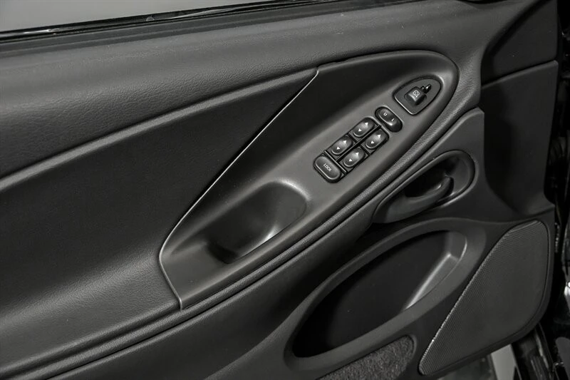 2001 Ford SN95 Mustang - Image 16 of 27