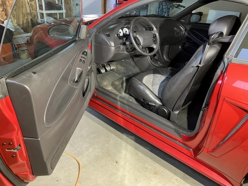 2001 Ford SN95 Mustang - Image 6 of 12