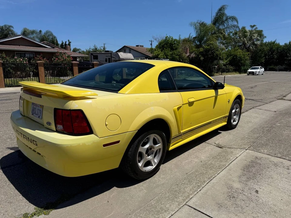 2001 Ford SN95 Mustang - Image 4 of 8
