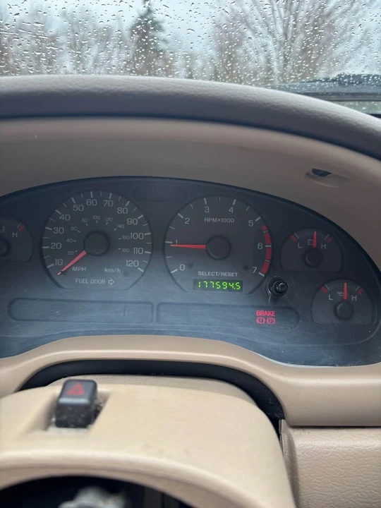 2001 Ford SN95 Mustang - Image 16 of 17
