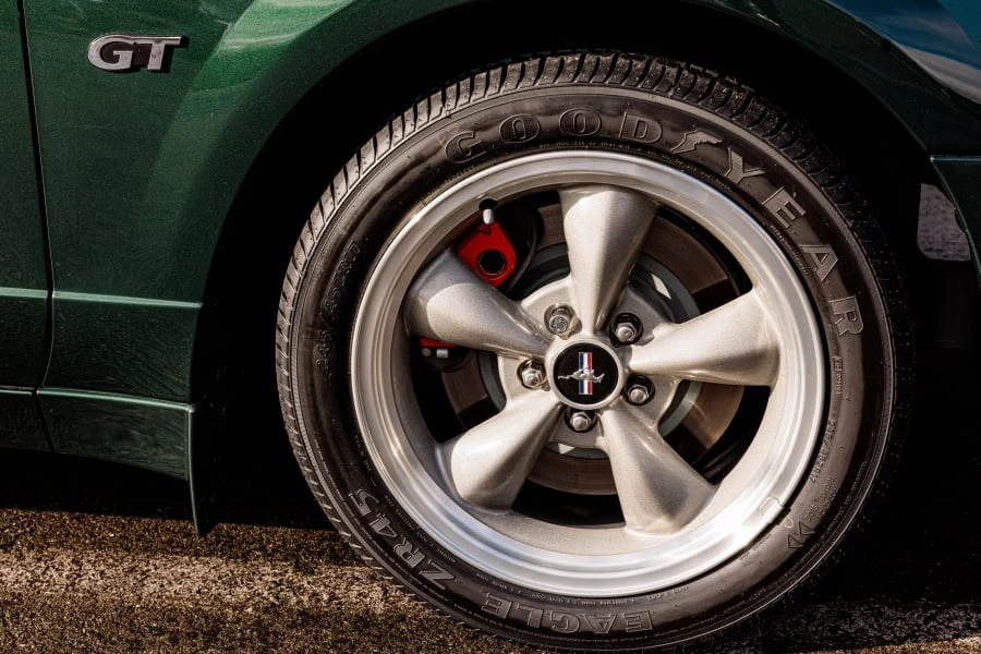 2001 Ford SN95 Mustang - Image 11 of 31