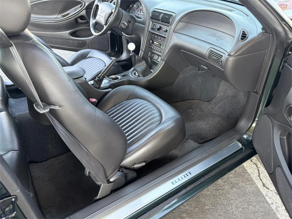 2001 Ford SN95 Mustang - Image 13 of 15