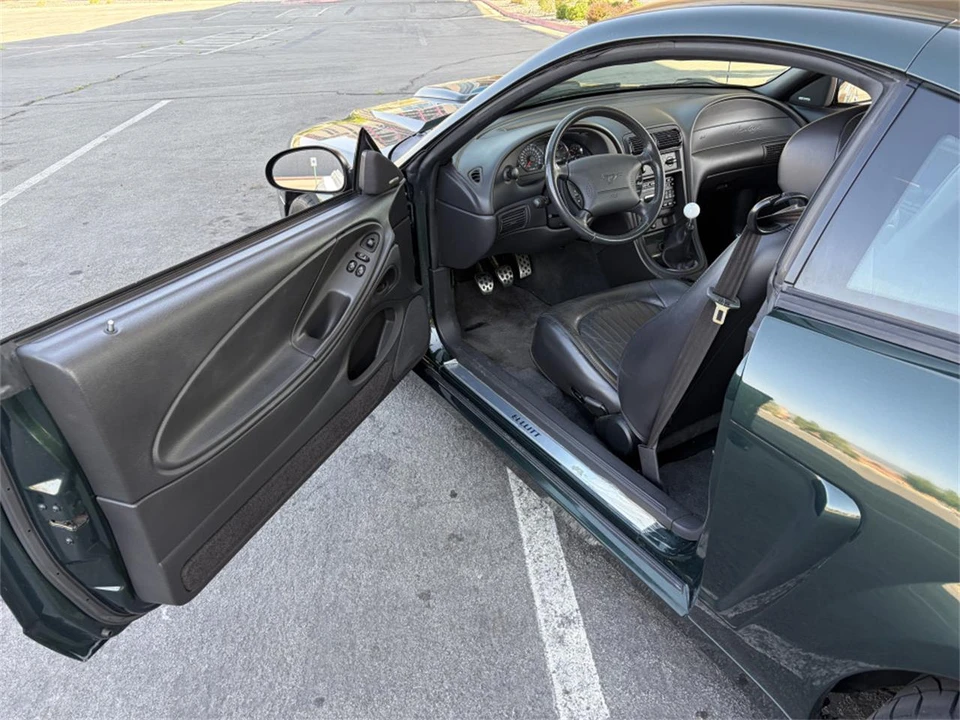2001 Ford SN95 Mustang - Image 8 of 15