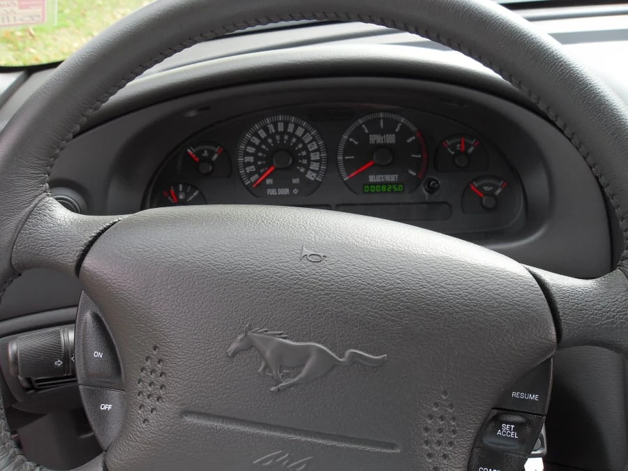2001 Ford SN95 Mustang - Image 11 of 12