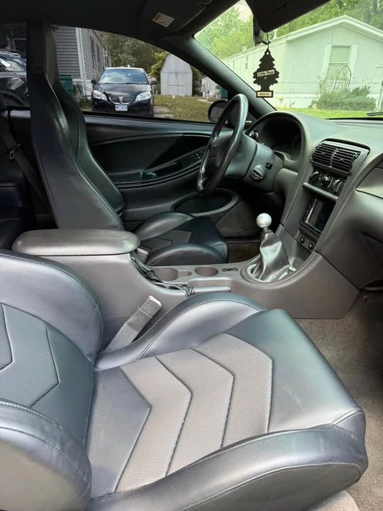2001 Ford SN95 Mustang - Image 2 of 4