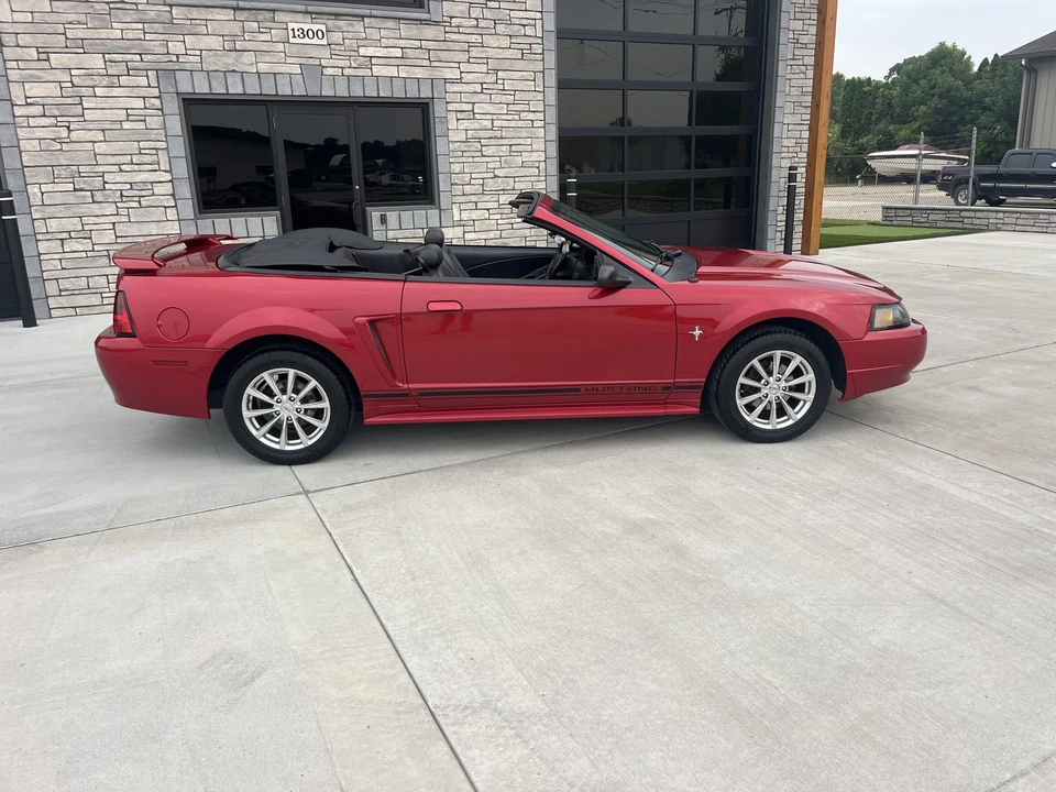 2001 Ford SN95 Mustang - Image 12 of 31