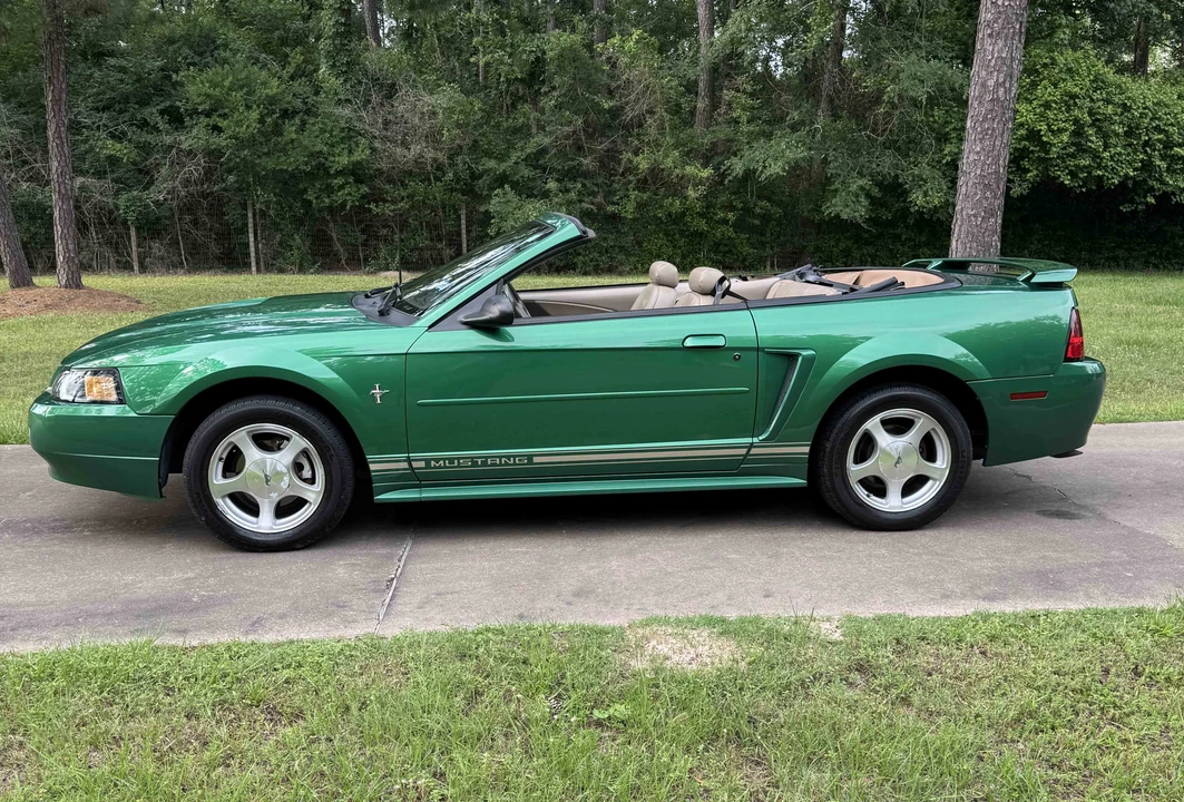 2001 Ford SN95 Mustang - Image 4 of 31