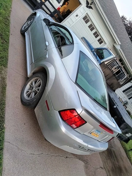 2001 Ford SN95 Mustang - Image 2 of 2